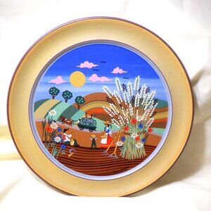 Artistic ~~~Schrambeerger Majolikafabrik PLATE ~~~